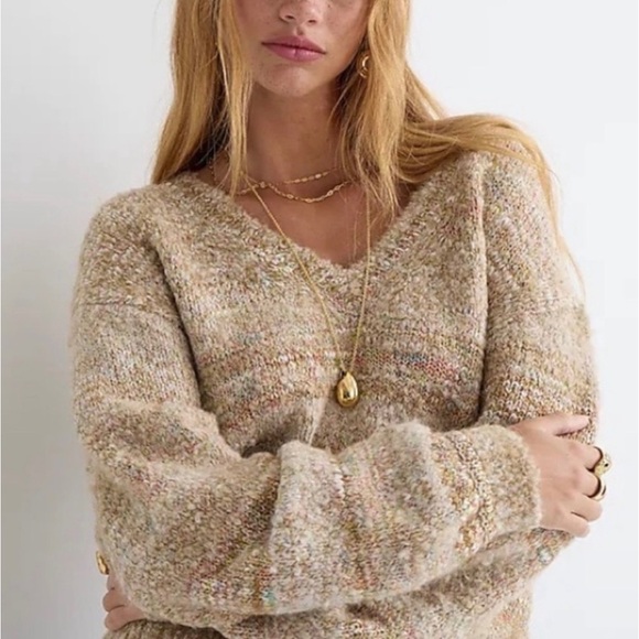 J. Crew V-Neck Beige Space Dye Knit Sweater Size Medium Wool Alp… - Picture 1 of 13